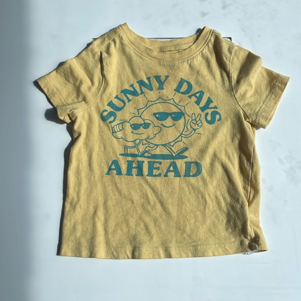 Sunny days ahead, T-shirt